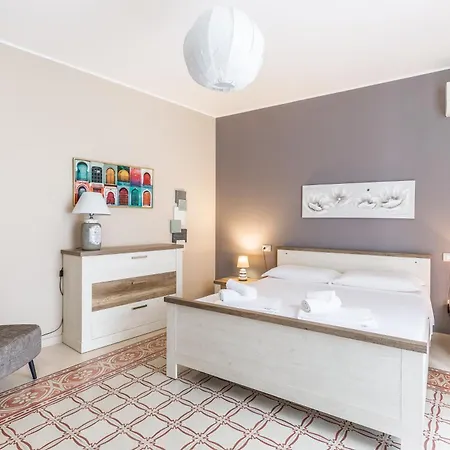 Aparthotel For Family - And
