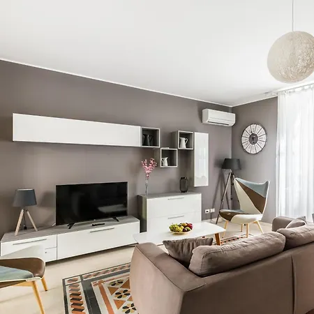 Aparthotel For Family - And