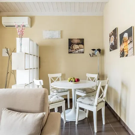 Aparthotel For Family - And
